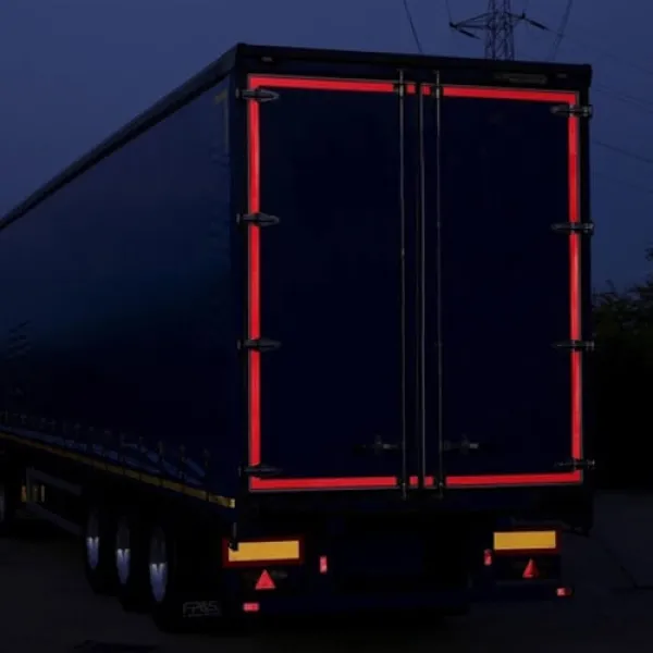 Світлоповертаюча клейка стрічка 3M™ Diamond Grade™ 983-10, біла